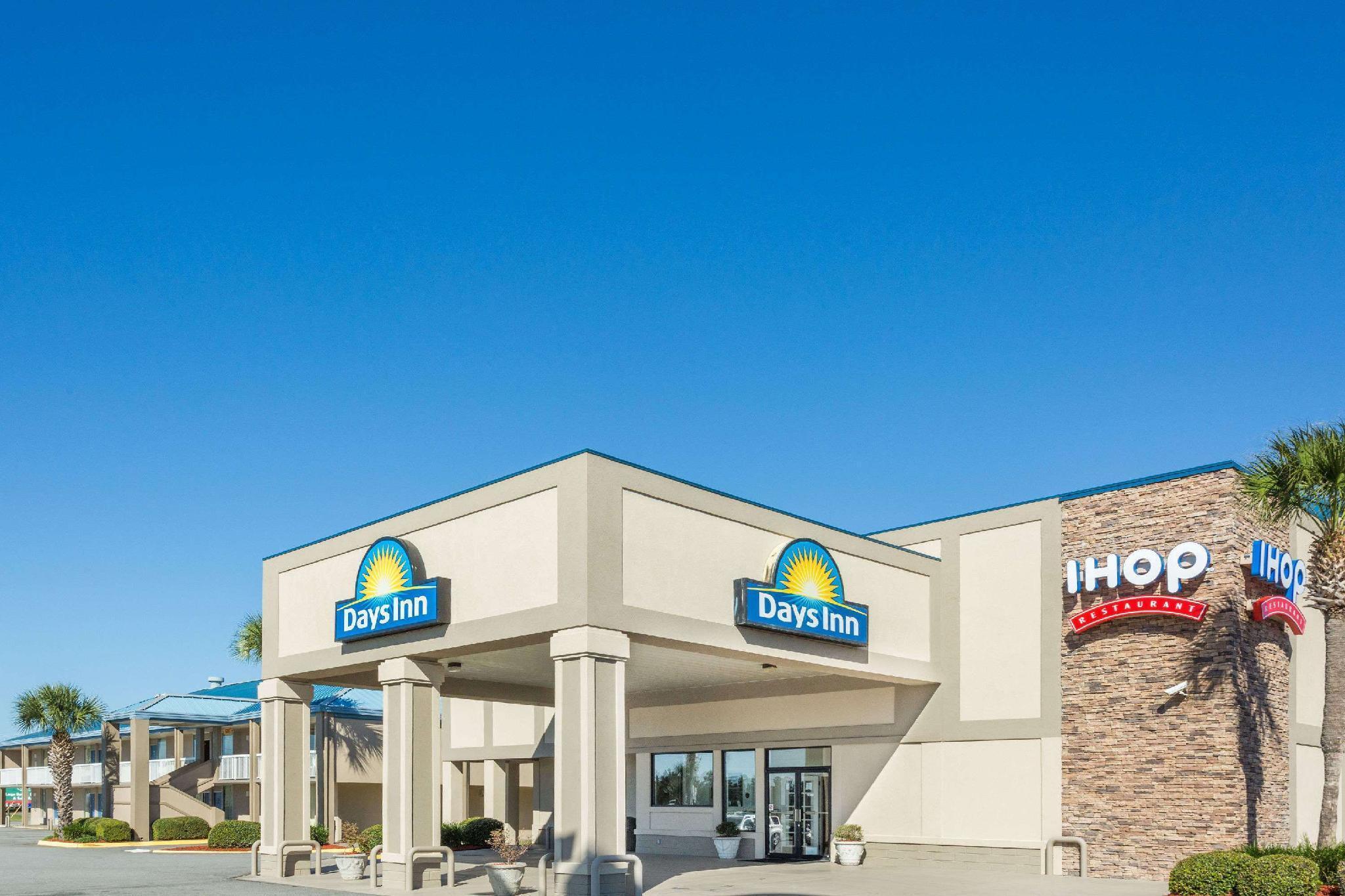 Days Inn By Wyndham Adel I-75 מראה חיצוני תמונה