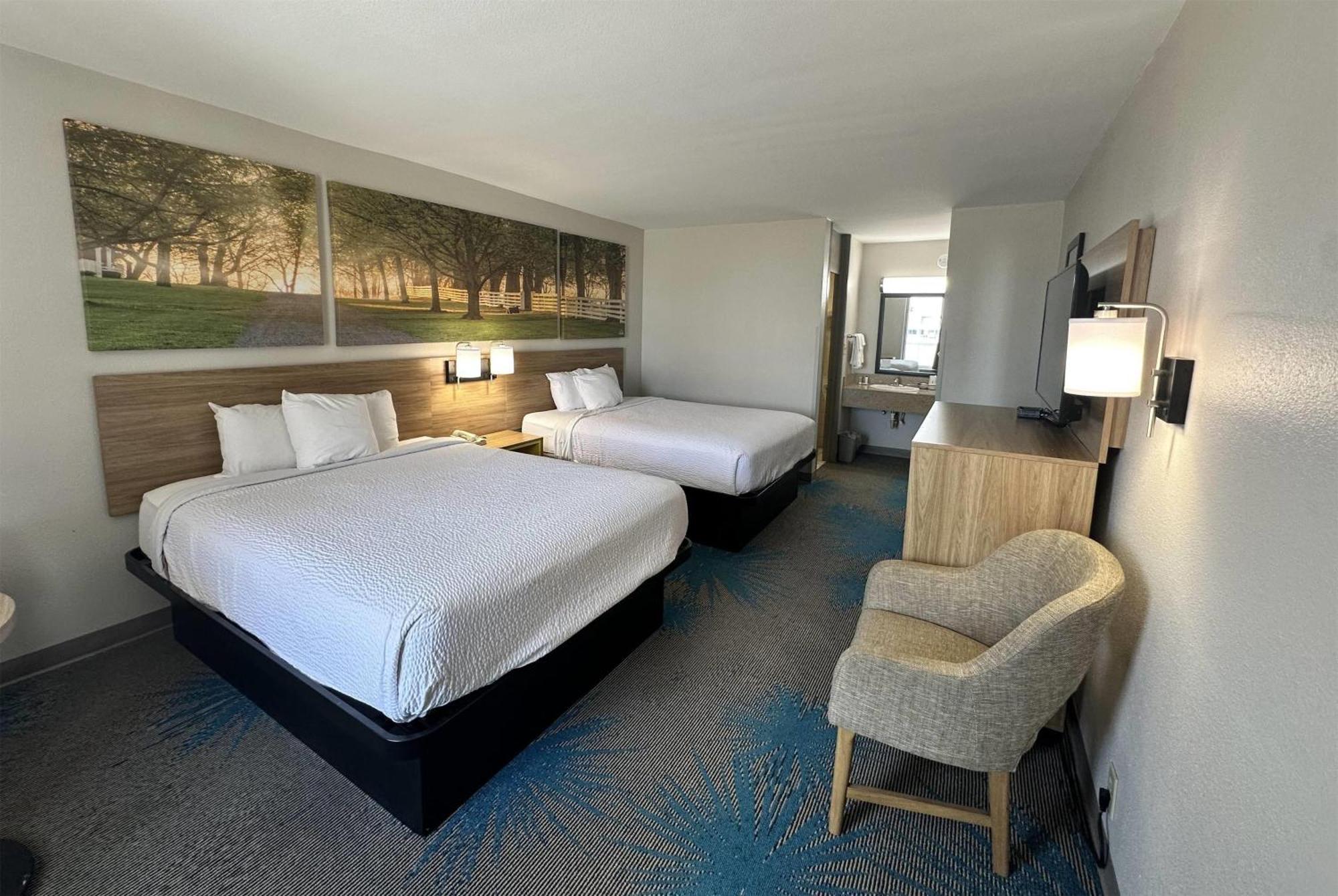 Days Inn By Wyndham Adel I-75 מראה חיצוני תמונה