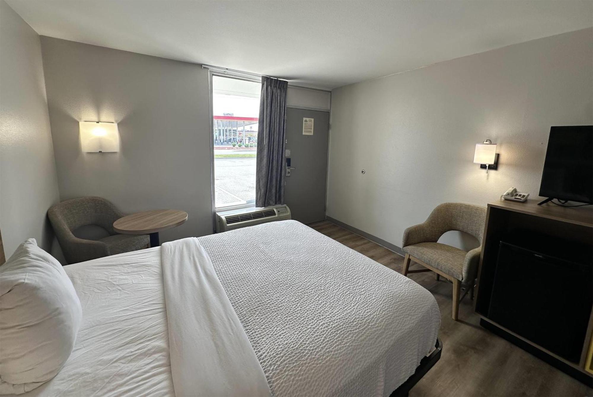 Days Inn By Wyndham Adel I-75 מראה חיצוני תמונה