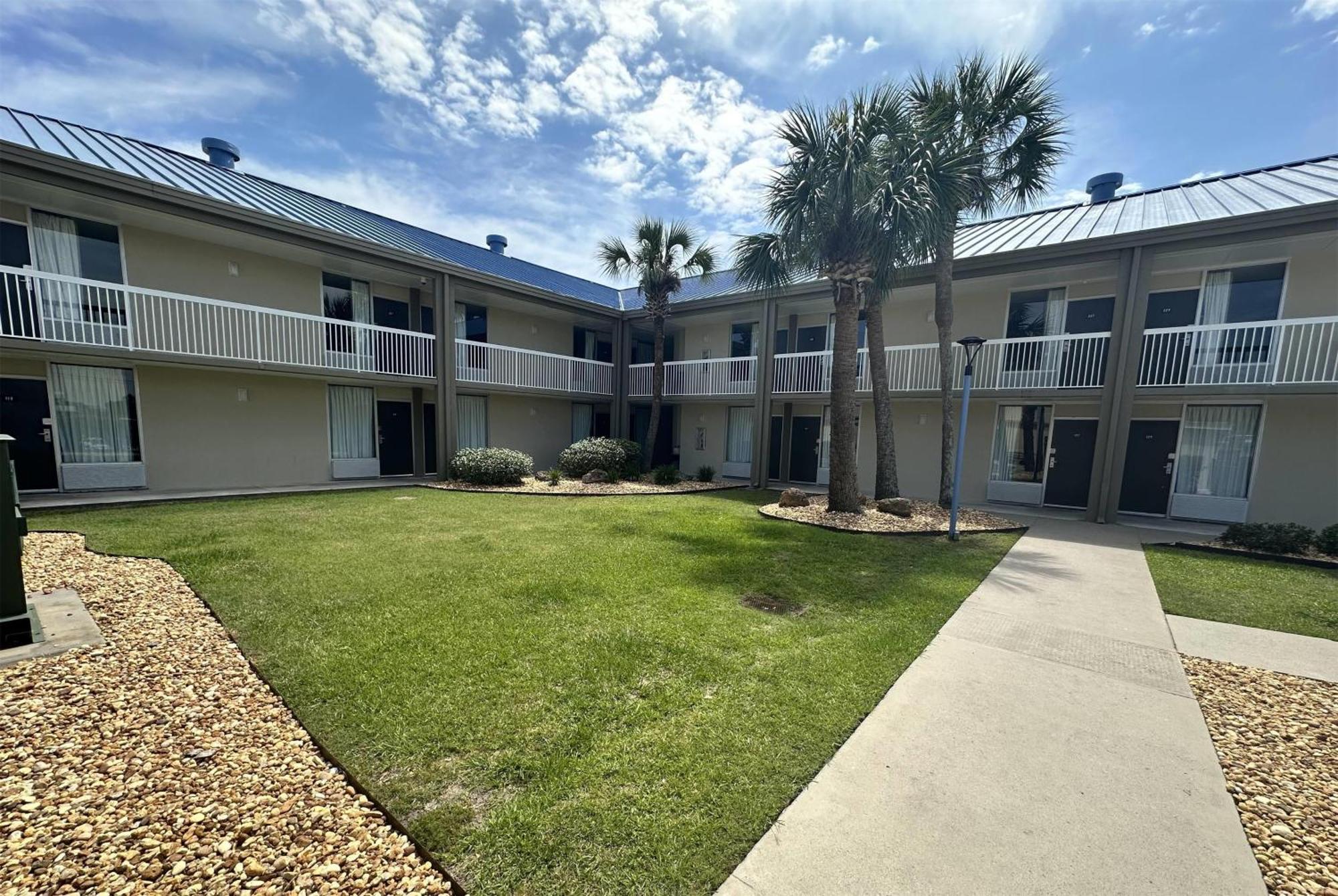 Days Inn By Wyndham Adel I-75 מראה חיצוני תמונה